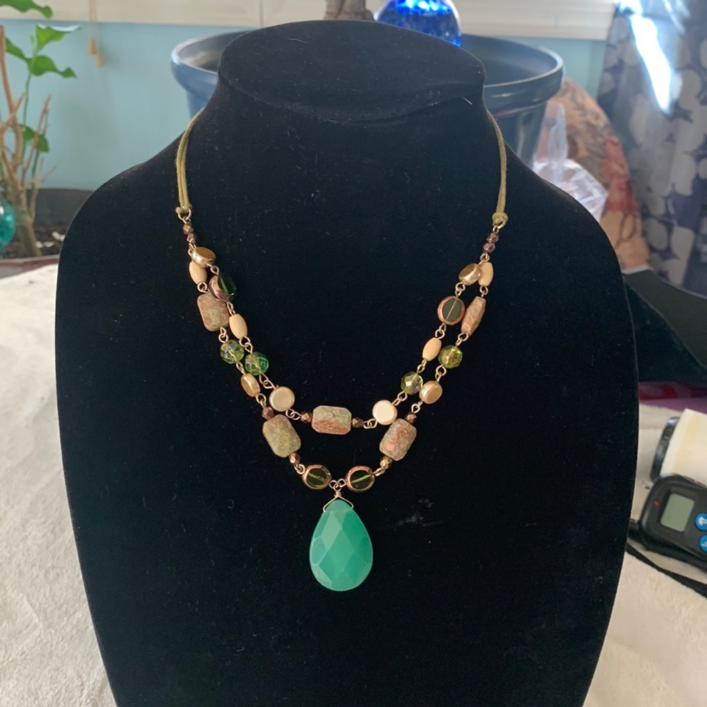 Green and gold necklace